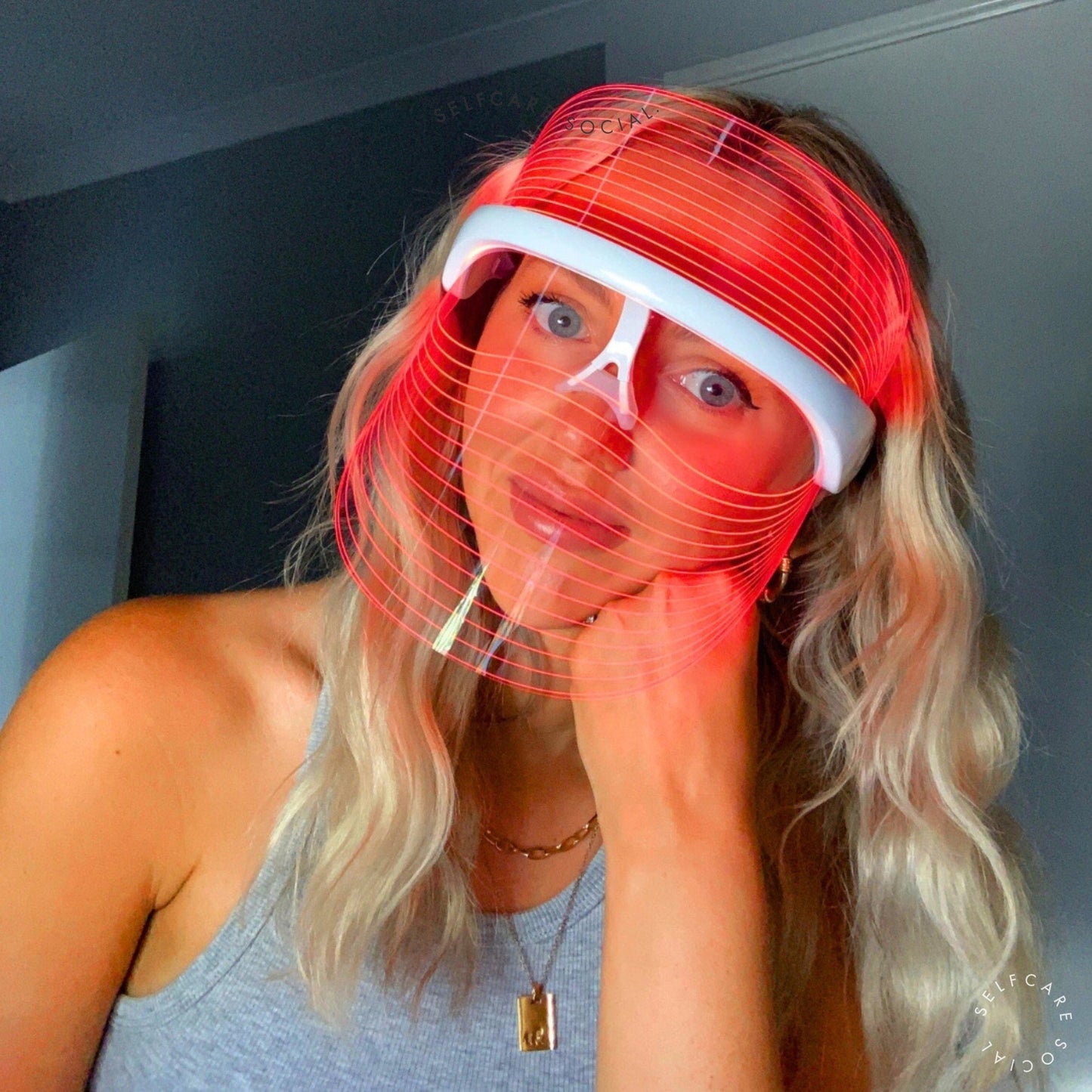 Social Skin 3-in-1 LED Light Therapy Face Mask